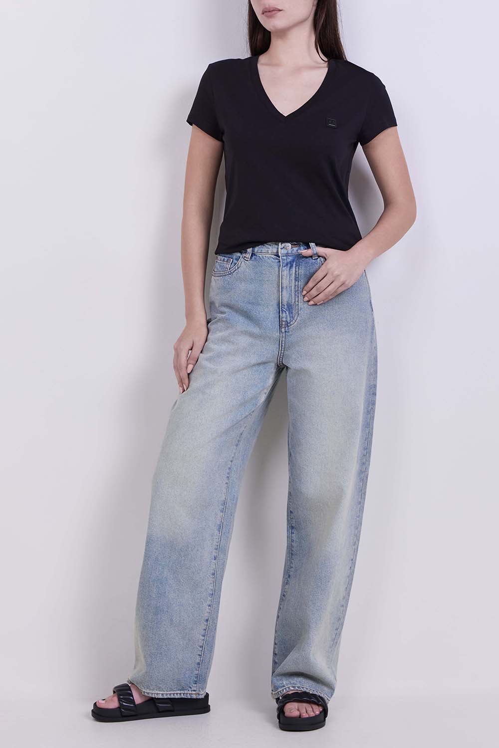 חולצת טי בגזרת סלים